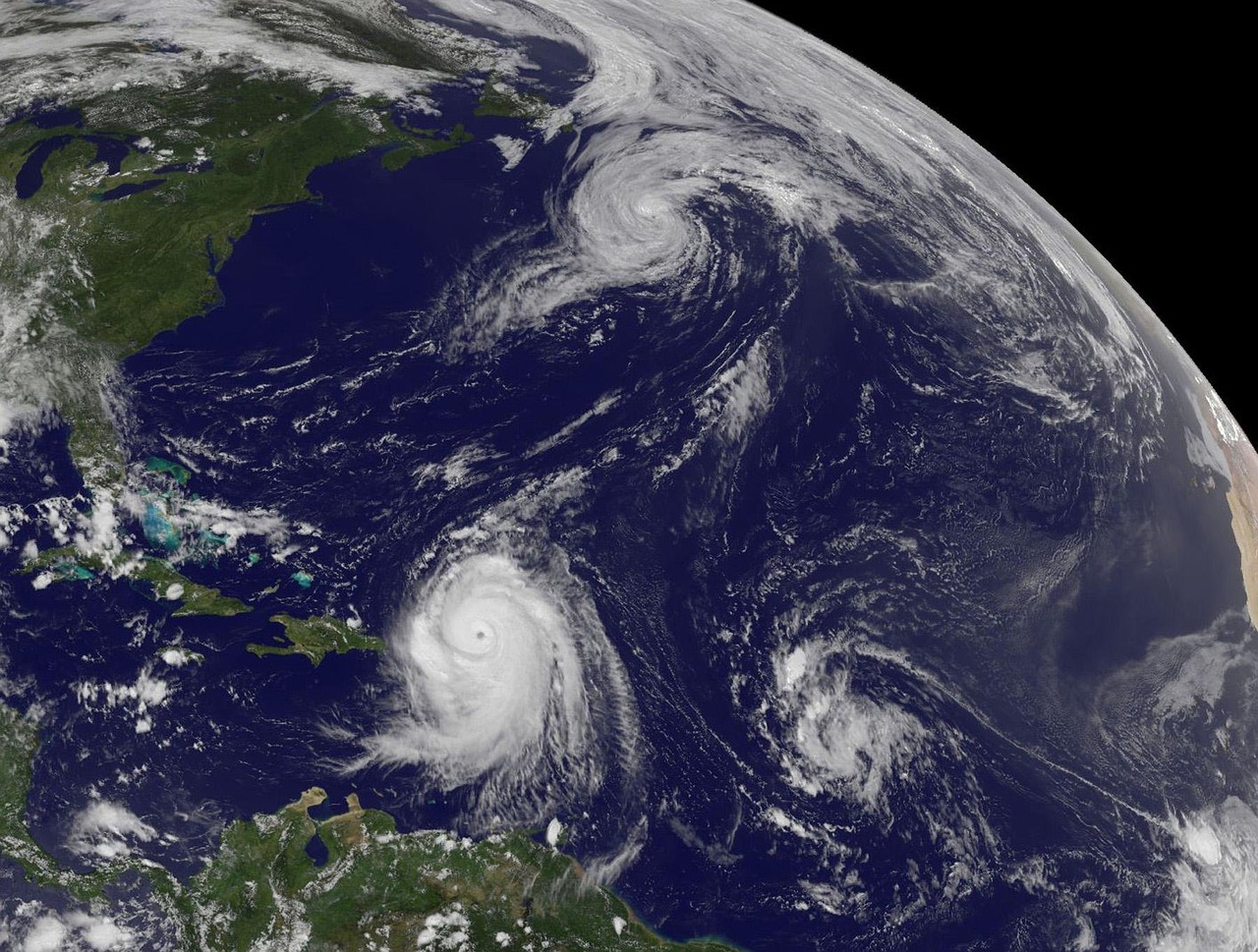直径约1米小行星坠入地球，天体撞击的震撼与未知探索