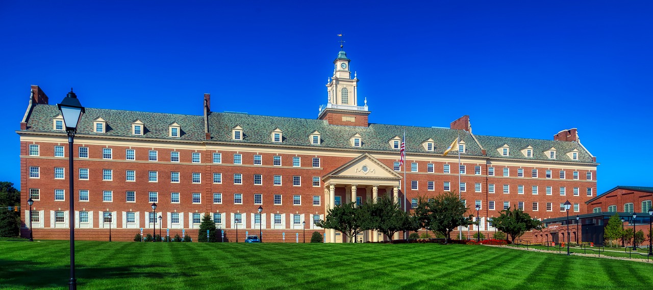 美国明尼苏达大学，艺术与学术的交响乐章
